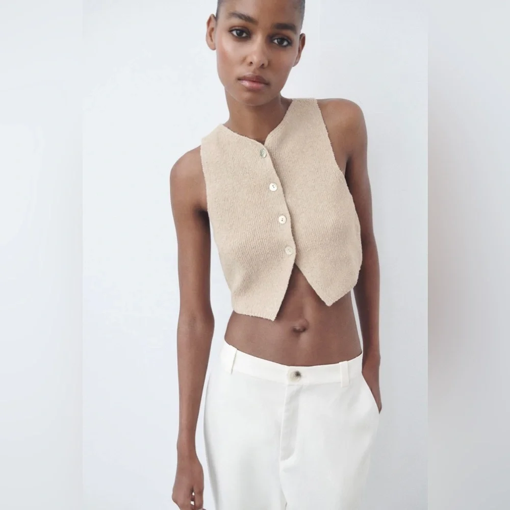 Zara buttoned knit crop top